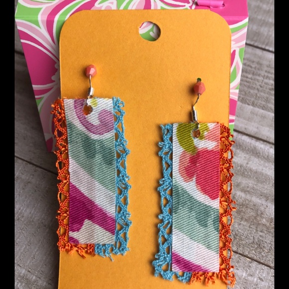 Designer Lace Earrings - Picture 3 of 5